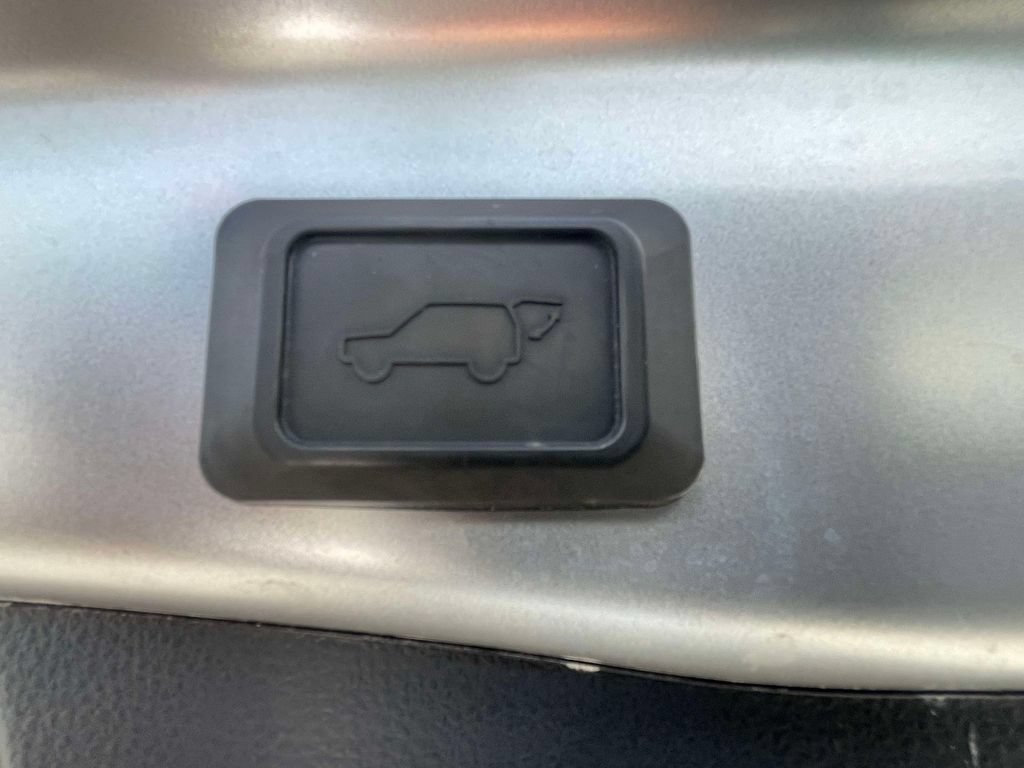 Used 2023 Toyota RAV4 XSE AWD/4WD image 12