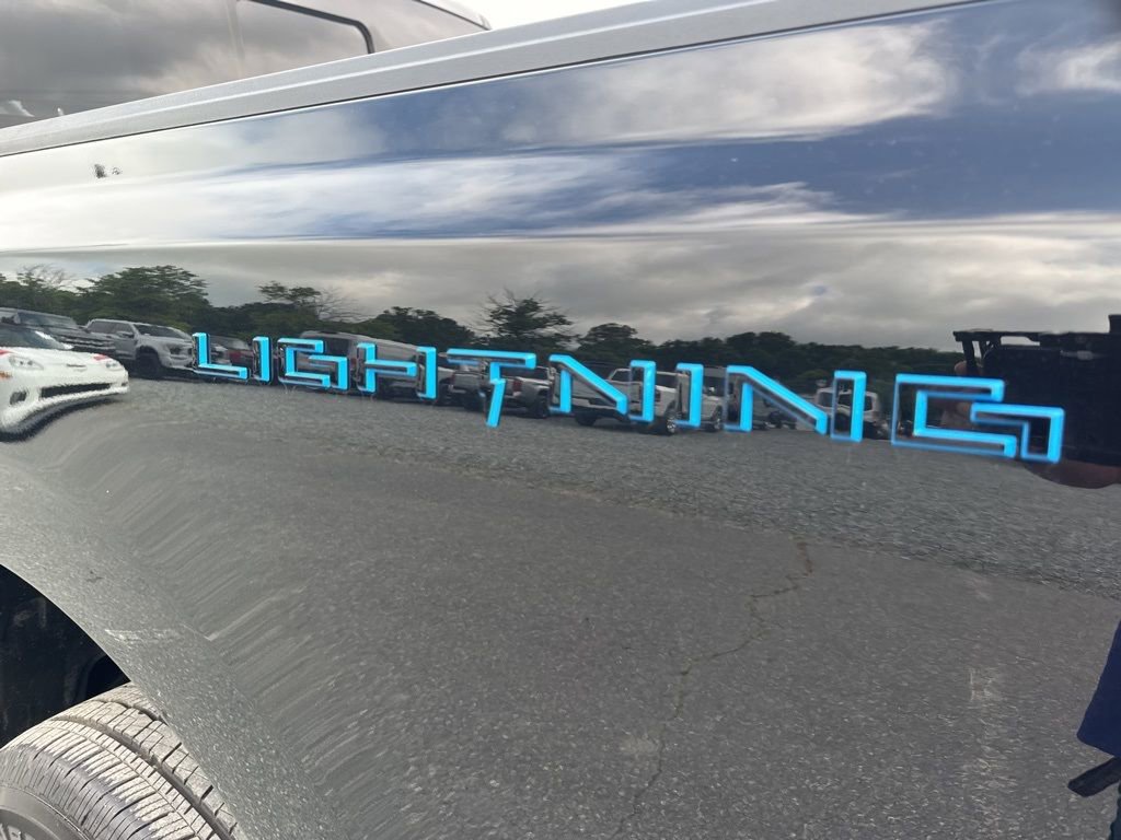 Used 2023 Ford F150 Lightning Lariat image 30