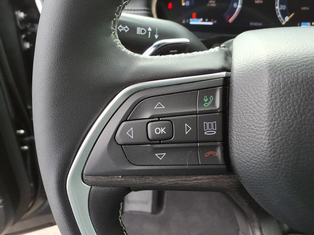 Used 2025 Jeep Grand Cherokee Limited image 19