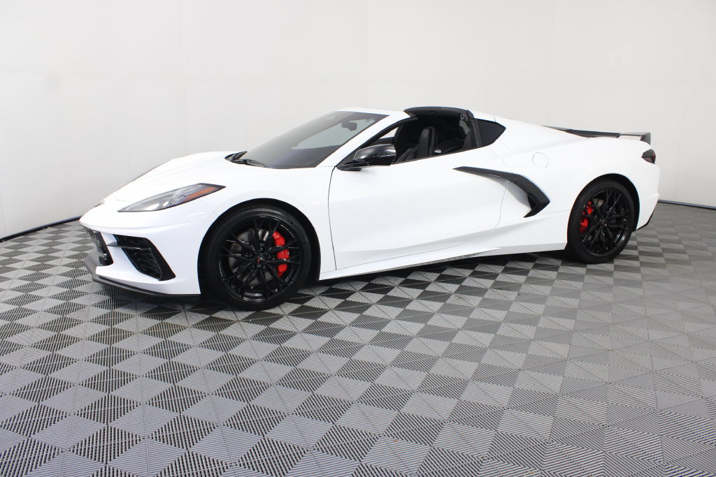 Used 2024 Chevrolet Corvette Stingray Coupe w/ Z51 Performance Package RWD image 3