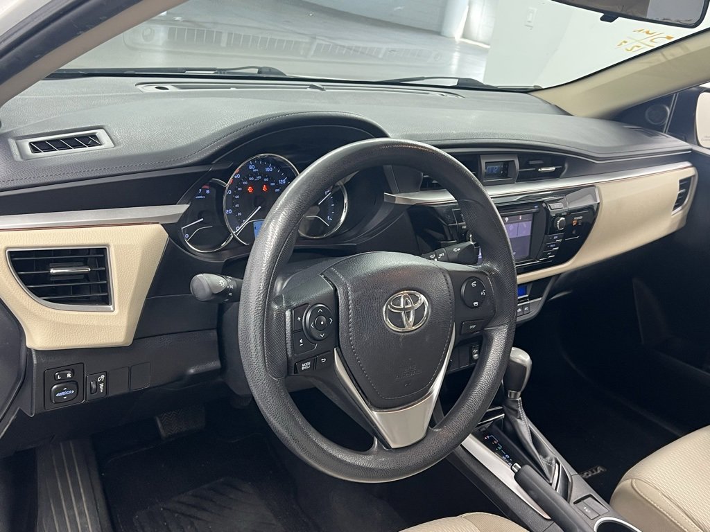 Used 2014 Toyota Corolla LE image 10