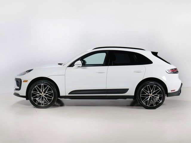 Certified 2026 Porsche Macan AWD/4WD image 2