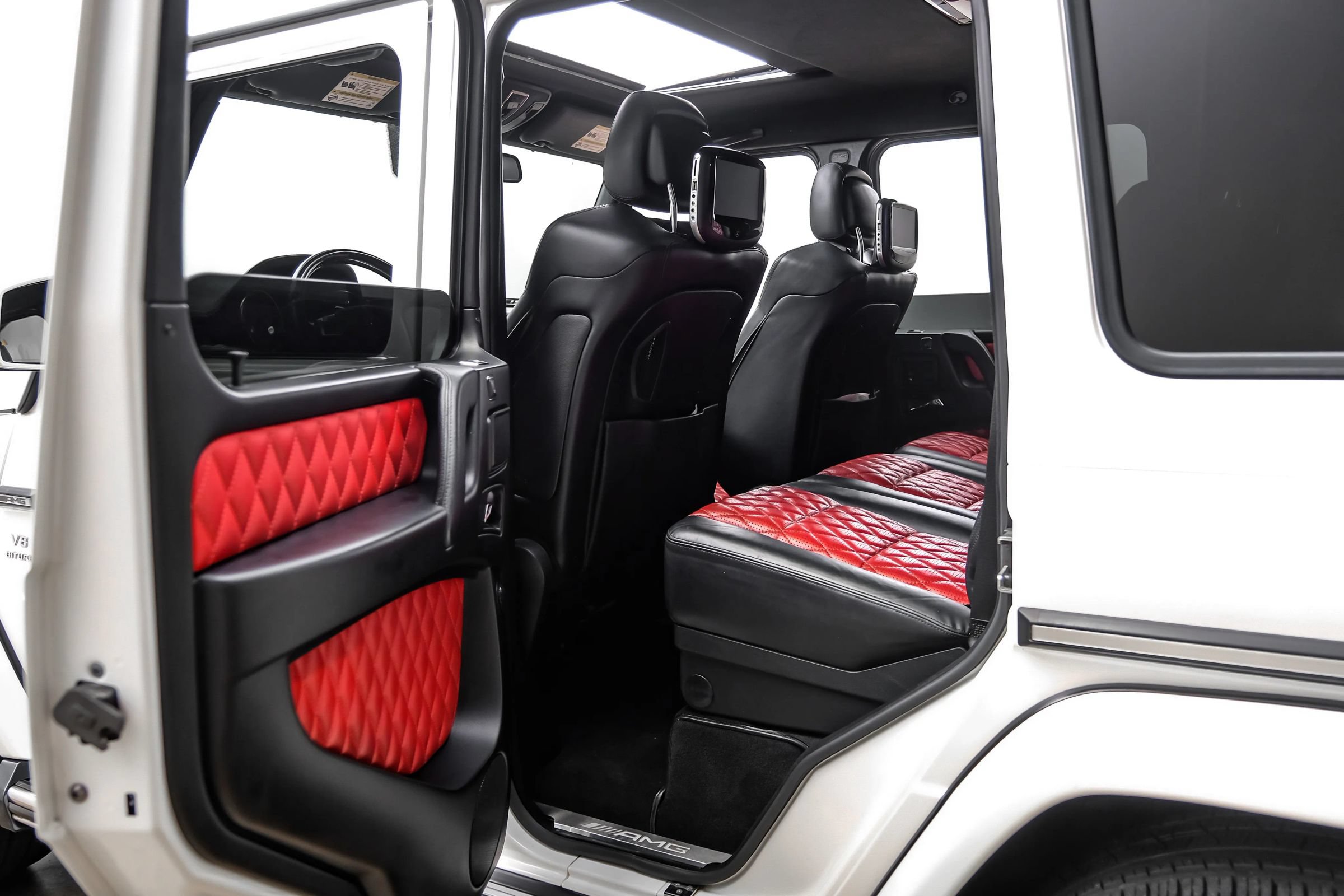 Used 2015 Mercedes-Benz G 63 AMG 4MATIC w/ PA6 Package image 40