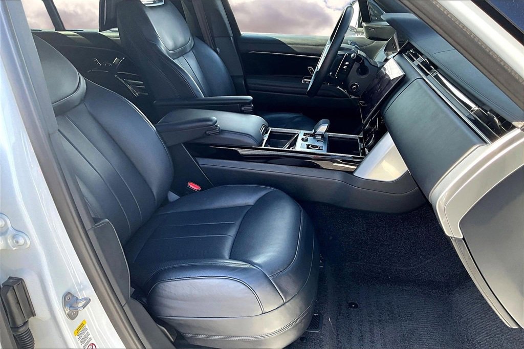 Used 2023 Land Rover Range Rover Long Wheelbase SE image 29