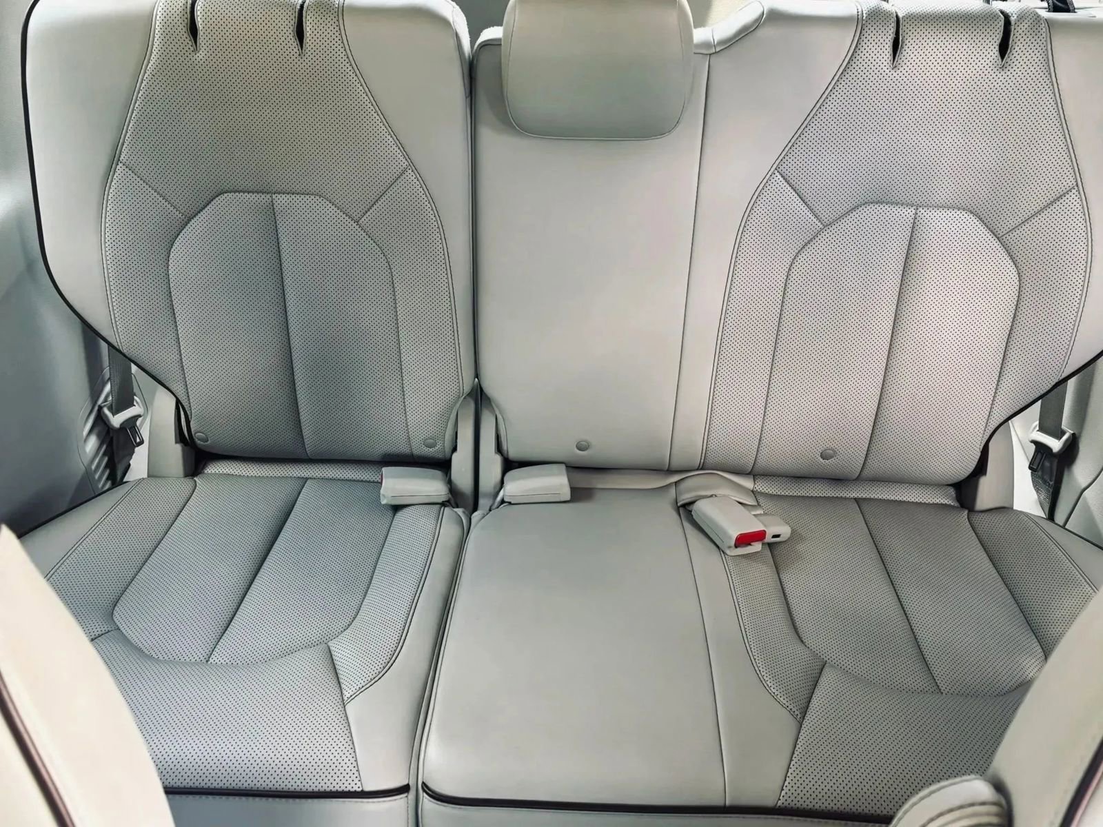 Used 2017 Chrysler Pacifica Limited FWD image 17