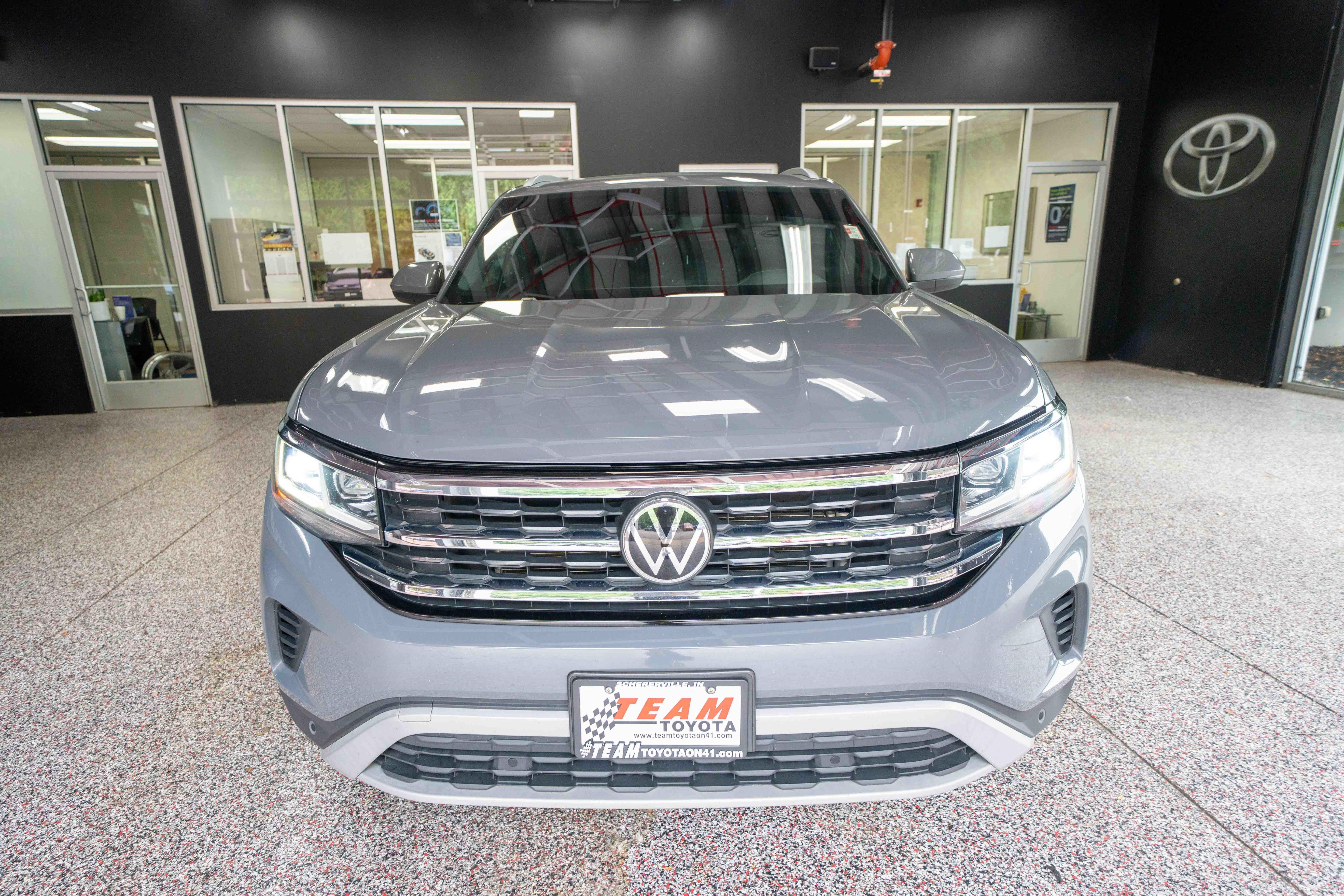 Used 2022 Volkswagen Atlas Cross Sport SE w/ Panoramic Sunroof Package AWD/4WD image 6