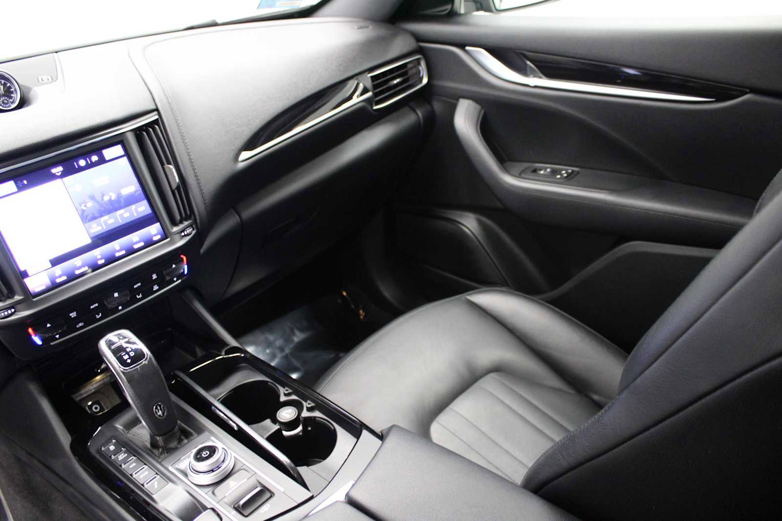 Used 2021 Maserati Levante image 24