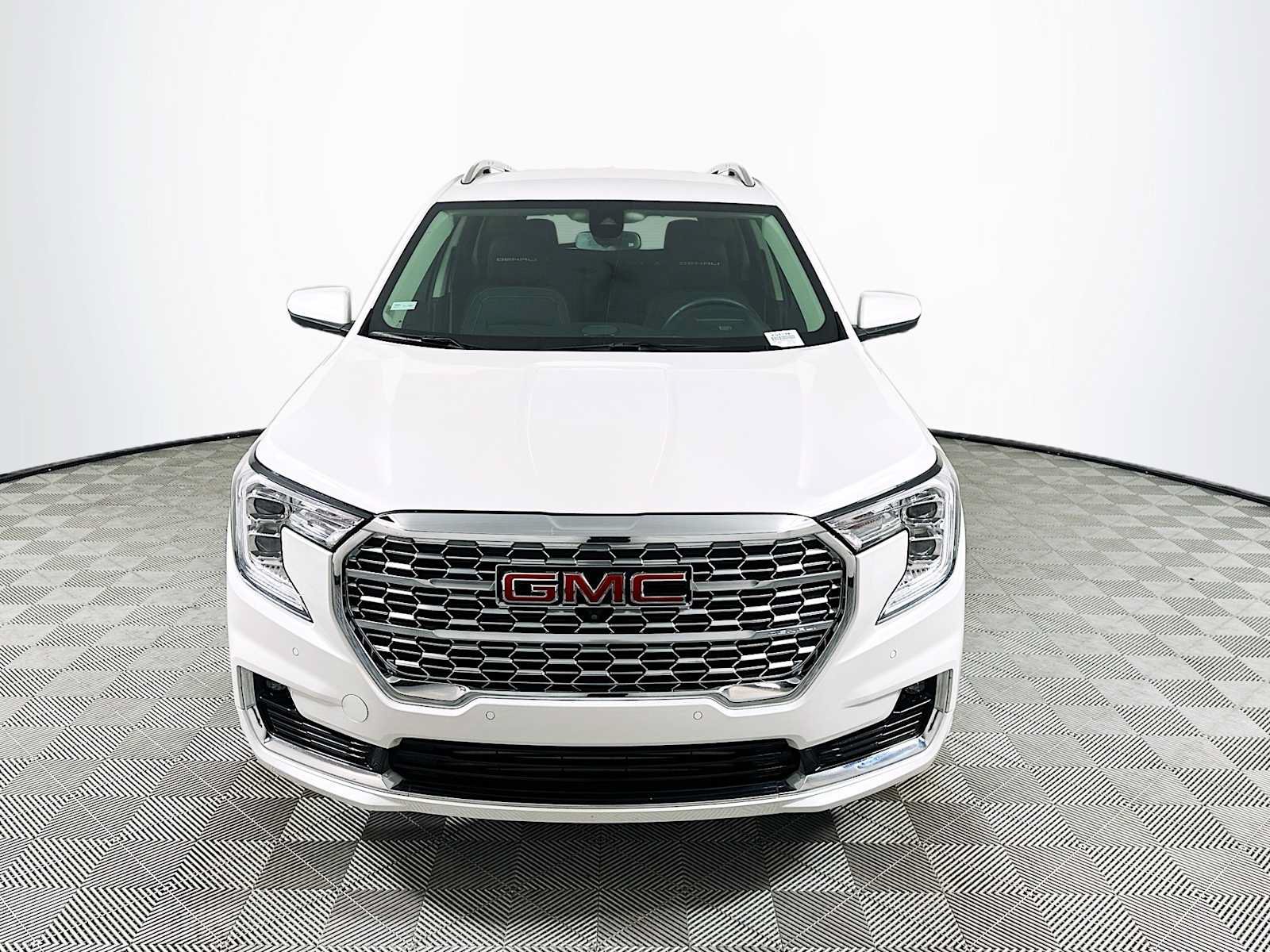 Used 2024 GMC Terrain Denali w/ Denali Premium Package AWD/4WD video 2