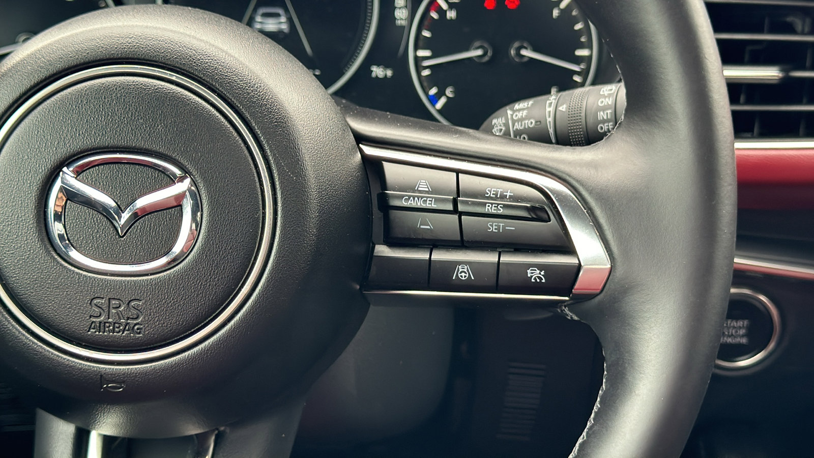 Used 2025 MAZDA MAZDA3 Hatchback w/ Appearance Package image 30