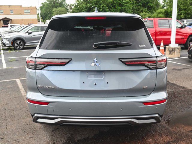 New 2025 Mitsubishi Outlander SE image 5