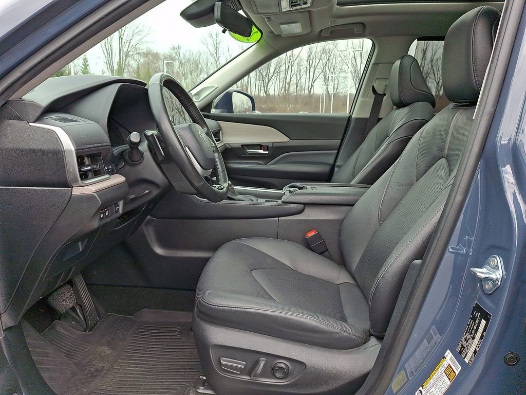 Used 2024 Toyota Grand Highlander Platinum image 15
