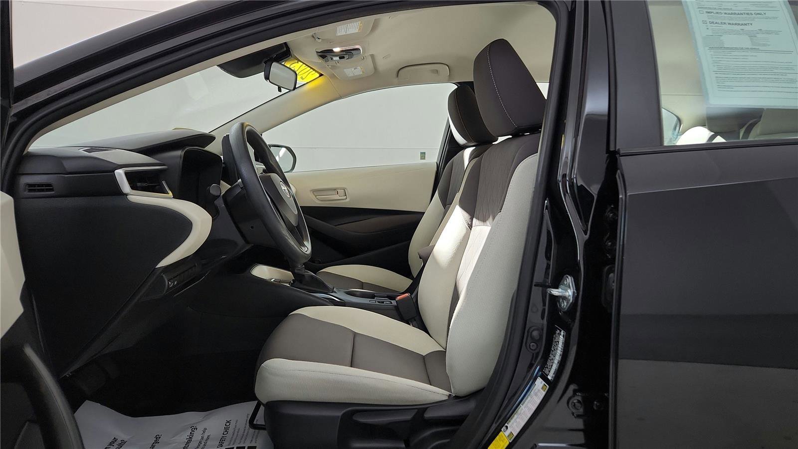 Used 2023 Toyota Corolla LE image 25