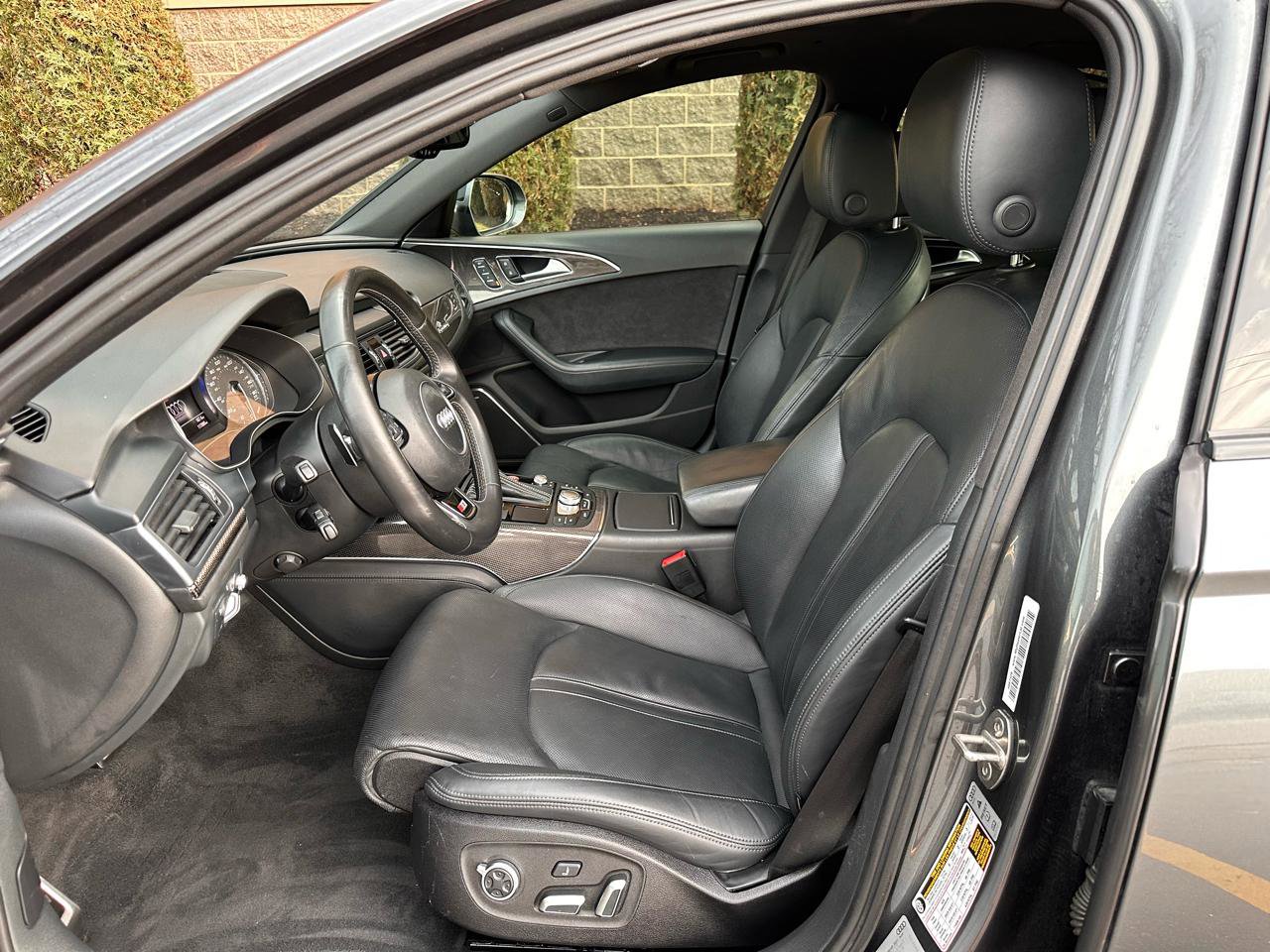 Used 2016 Audi S6 Prestige w/ Prestige Package image 32