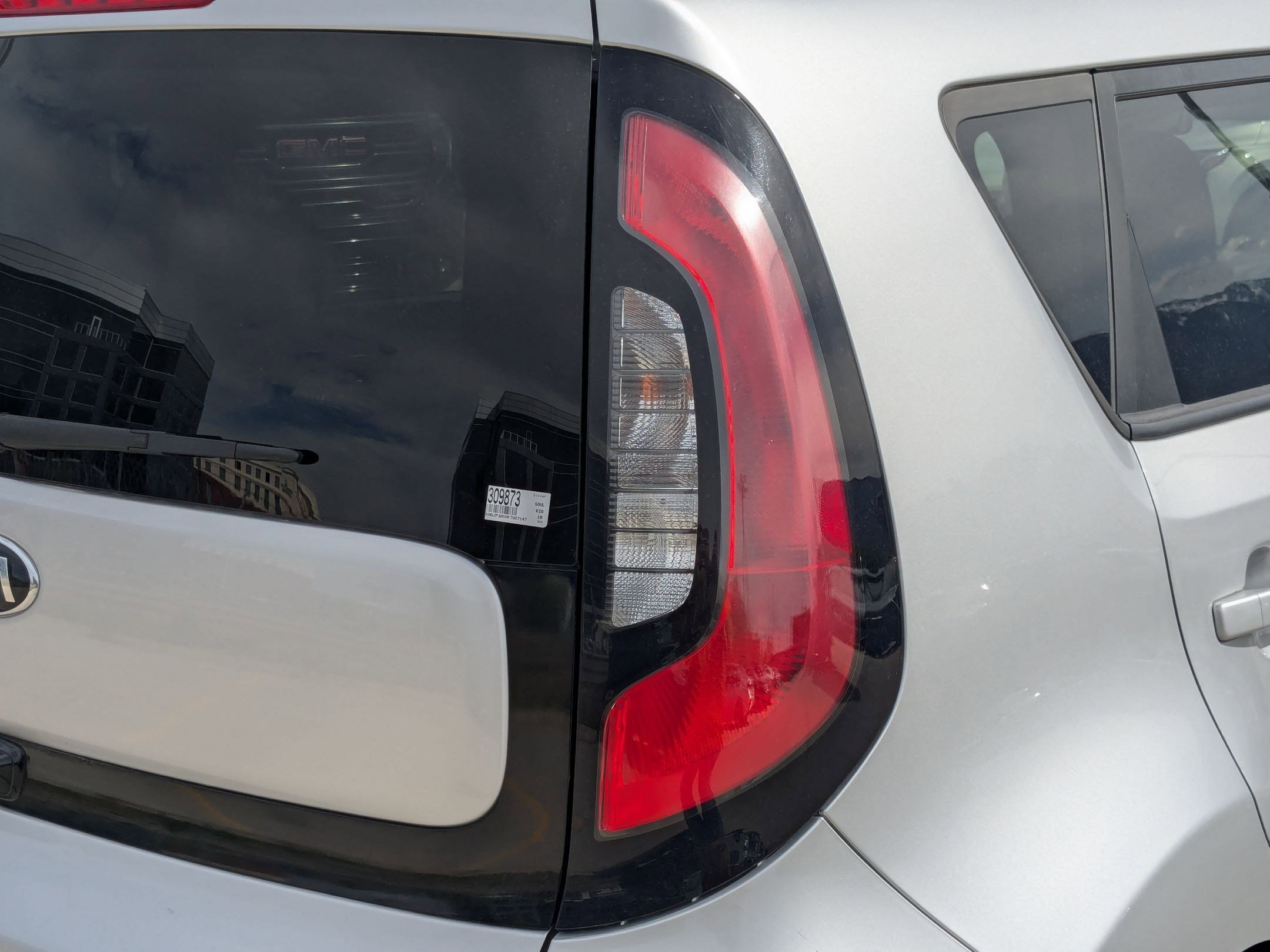 Used 2019 Kia Soul + image 11