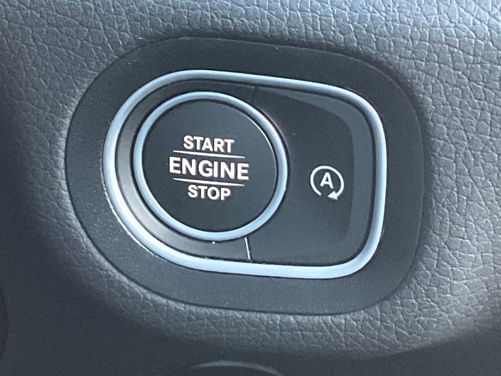 Used 2025 Mercedes-Benz GLE 350 4MATIC image 25