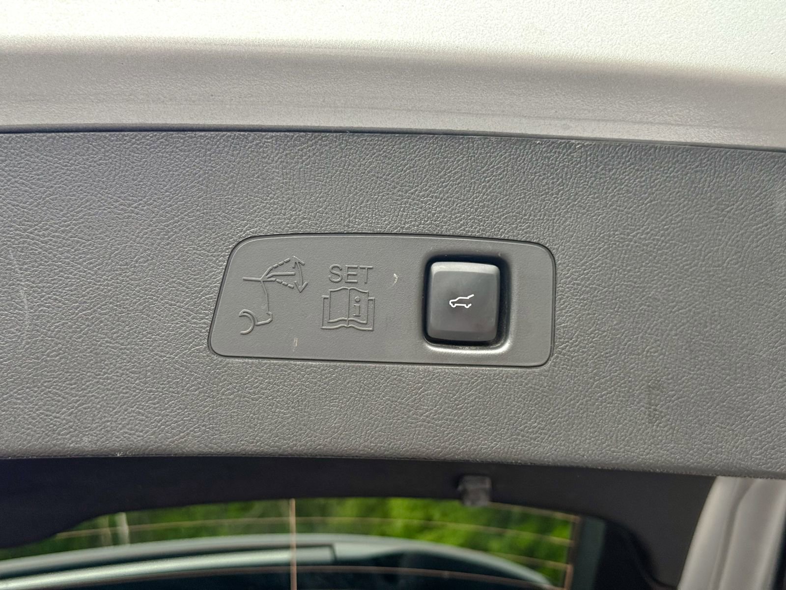 Used 2023 Lincoln Corsair AWD w/ Equipment Group 101A image 14