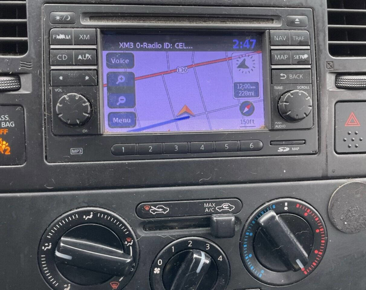 Used 2010 Nissan Versa SL w/ Navigation/Satellite Pkg image 14