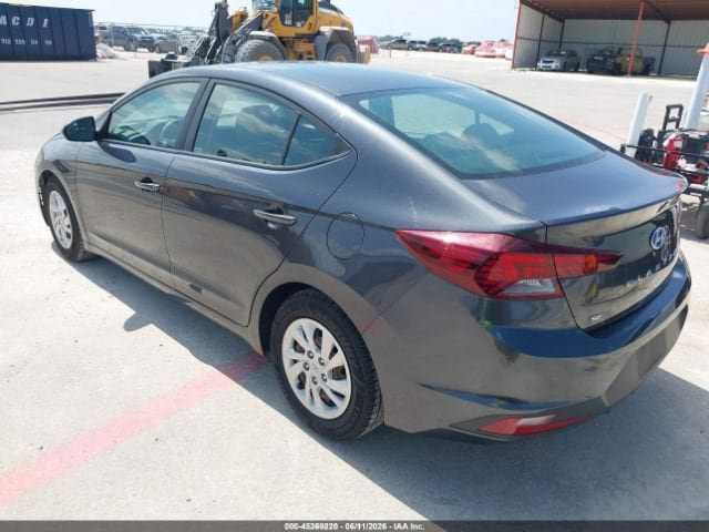 Used 2020 Hyundai Elantra SE FWD image 3