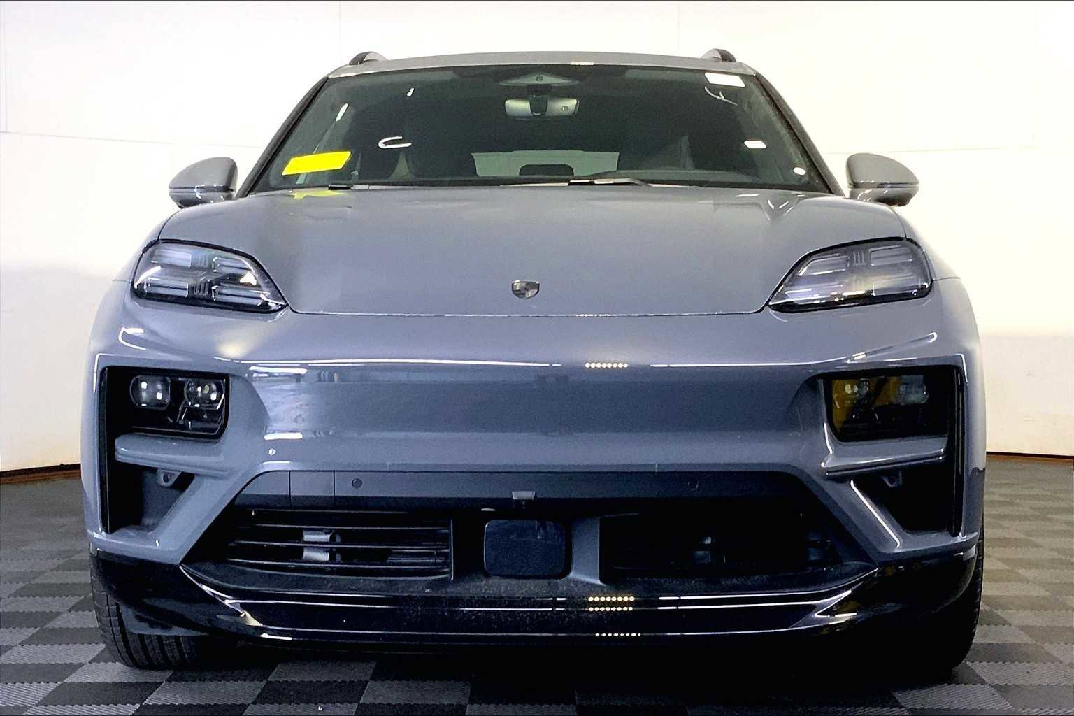 New 2025 Porsche Macan Turbo Electric image 10