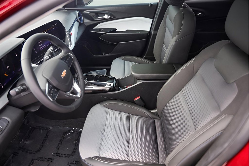 Used 2024 Chevrolet Trax LT w/ Driver Confidence Package image 12