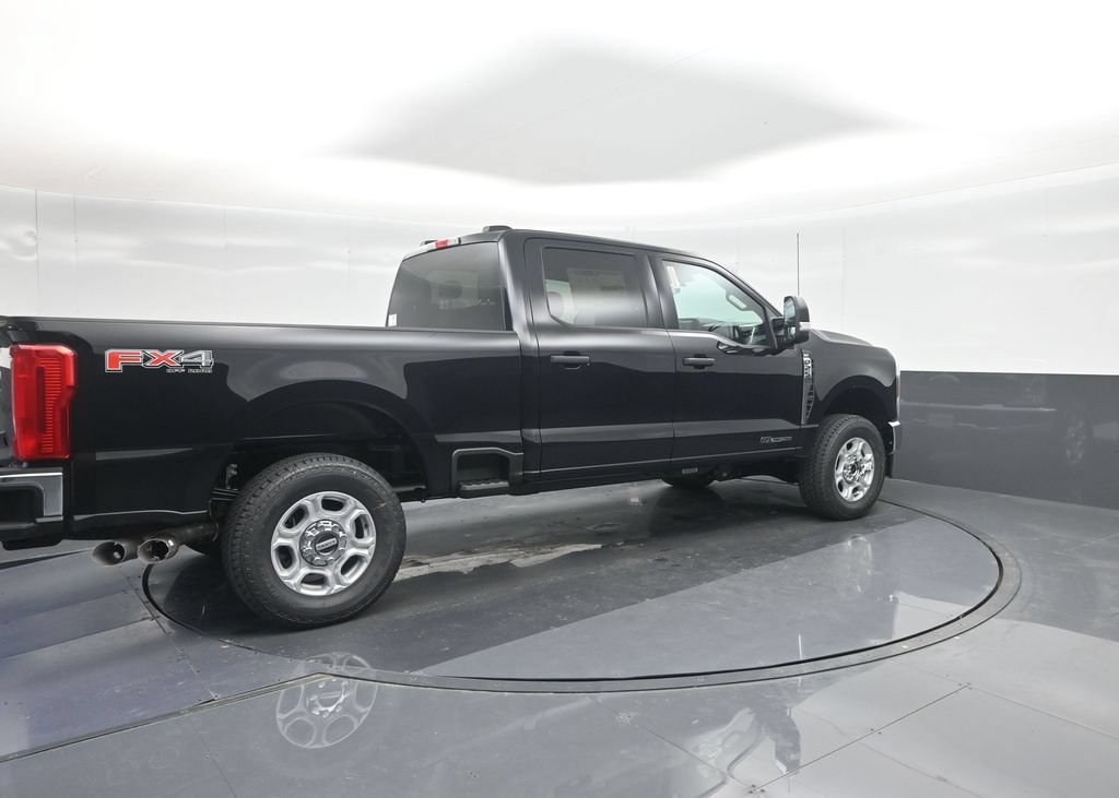 New 2026 Ford F250 XLT w/ FX4 Off-Road Package AWD/4WD image 15