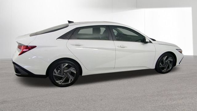 New 2026 Hyundai Elantra Limited FWD image 9