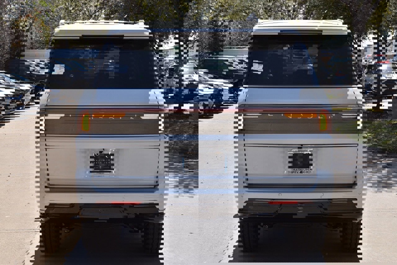 New 2025 Lincoln Navigator L Reserve image 15