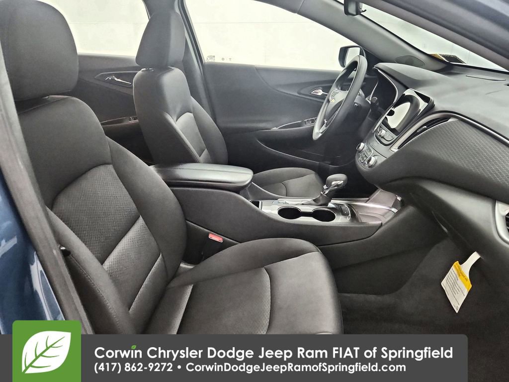 Used 2025 Chevrolet Malibu LT image 32