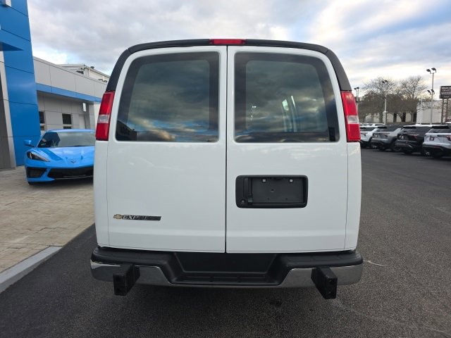 Used 2024 Chevrolet Express 2500 w/ Driver Convenience Package image 5