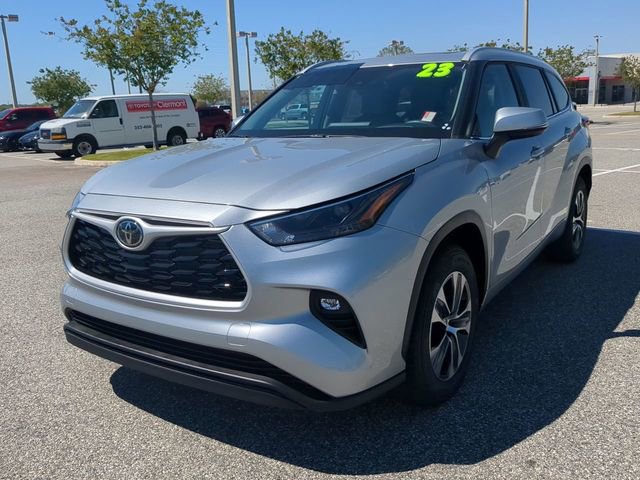 Used 2023 Toyota Highlander XLE image 8