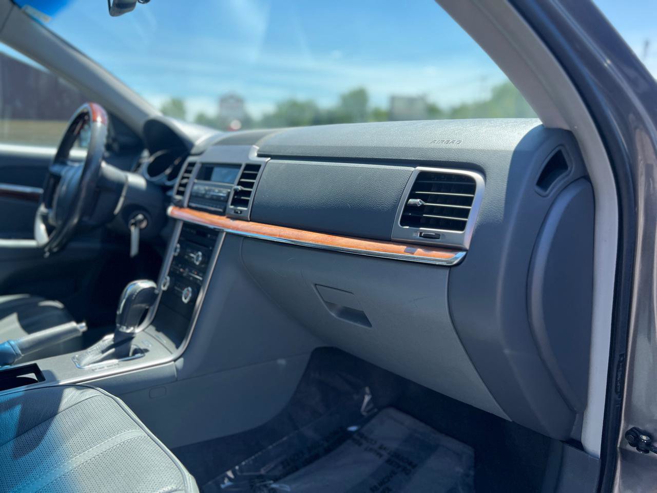 Used 2010 Lincoln MKZ FWD image 39
