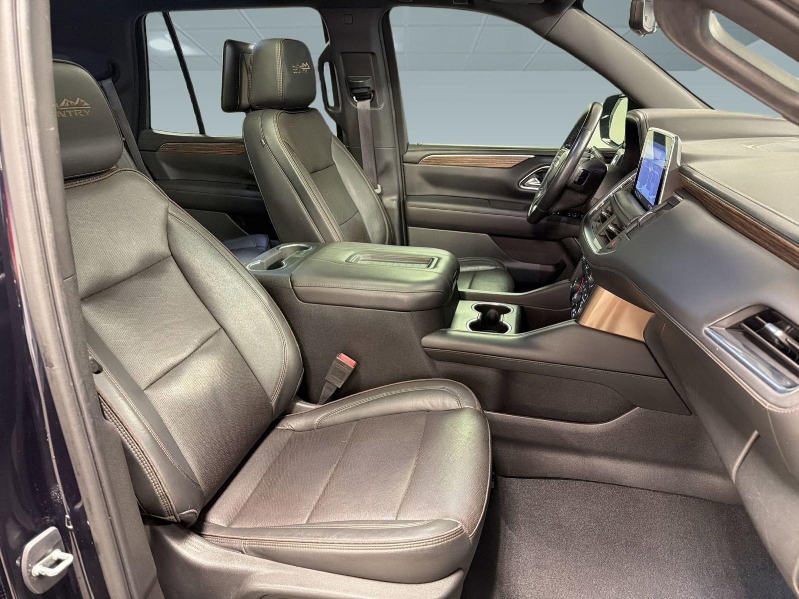 Used 2021 Chevrolet Tahoe High Country w/ Premium Package RWD image 30