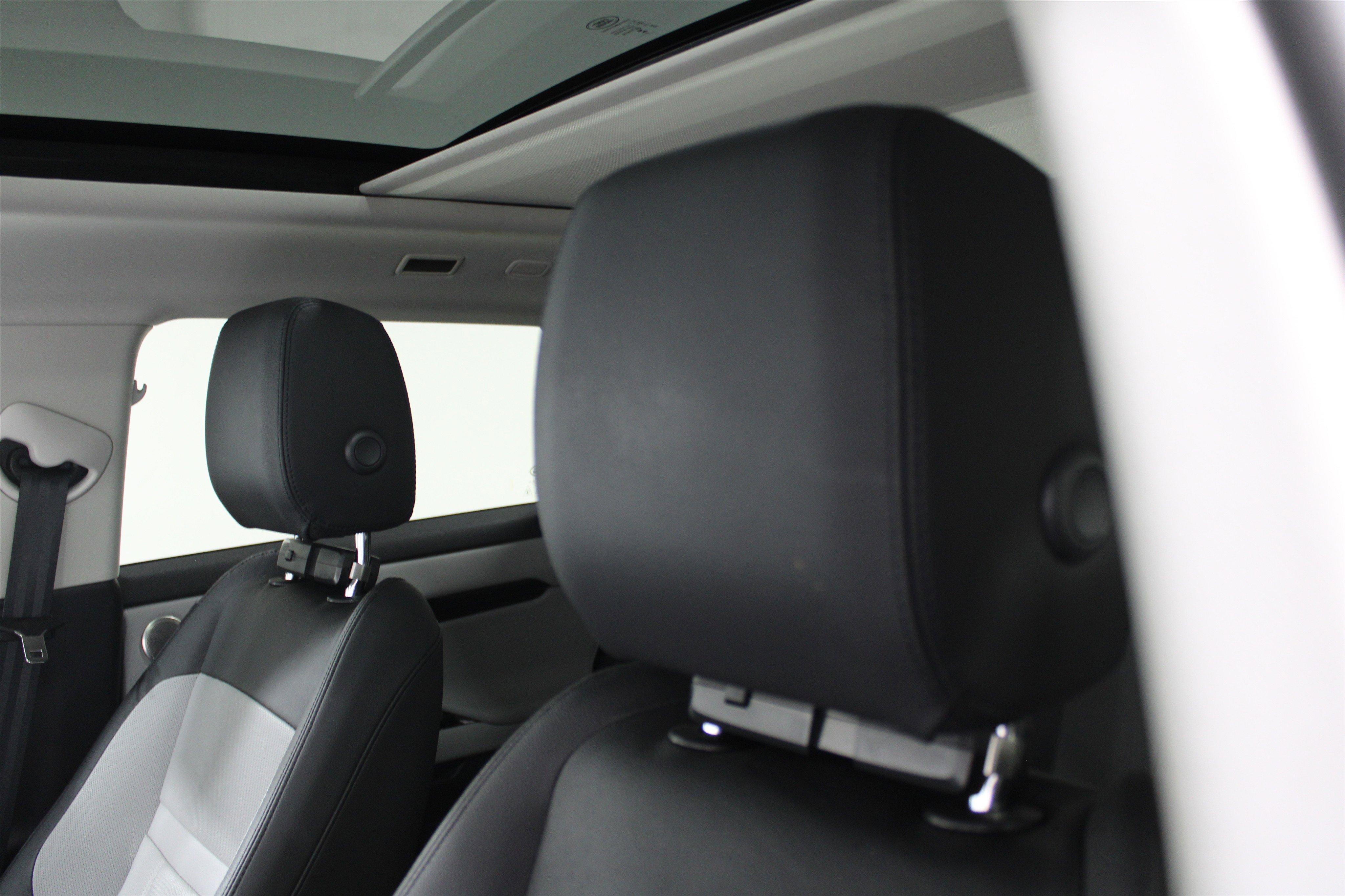 Used 2024 Land Rover Range Rover Evoque Dynamic SE image 5