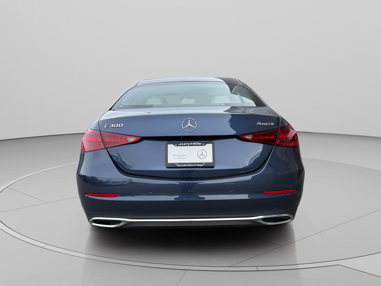 Used 2025 Mercedes-Benz C 300 4MATIC Sedan image 4