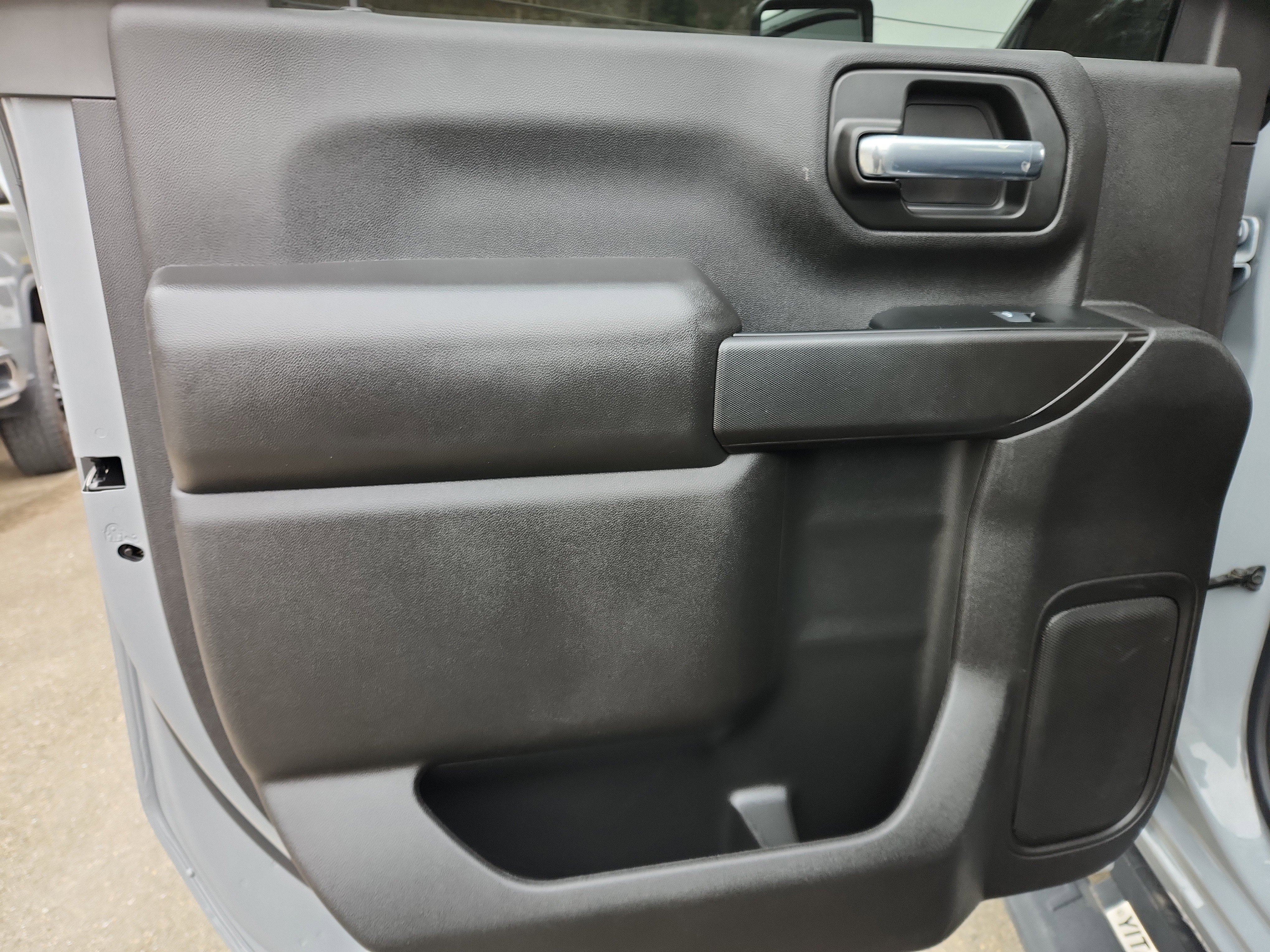 Used 2025 Chevrolet Silverado 2500 Custom w/ Custom Value Package image 30