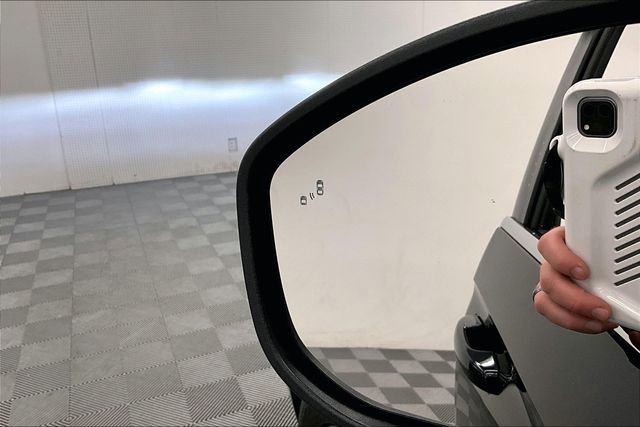 Used 2025 Ford Expedition Active image 33