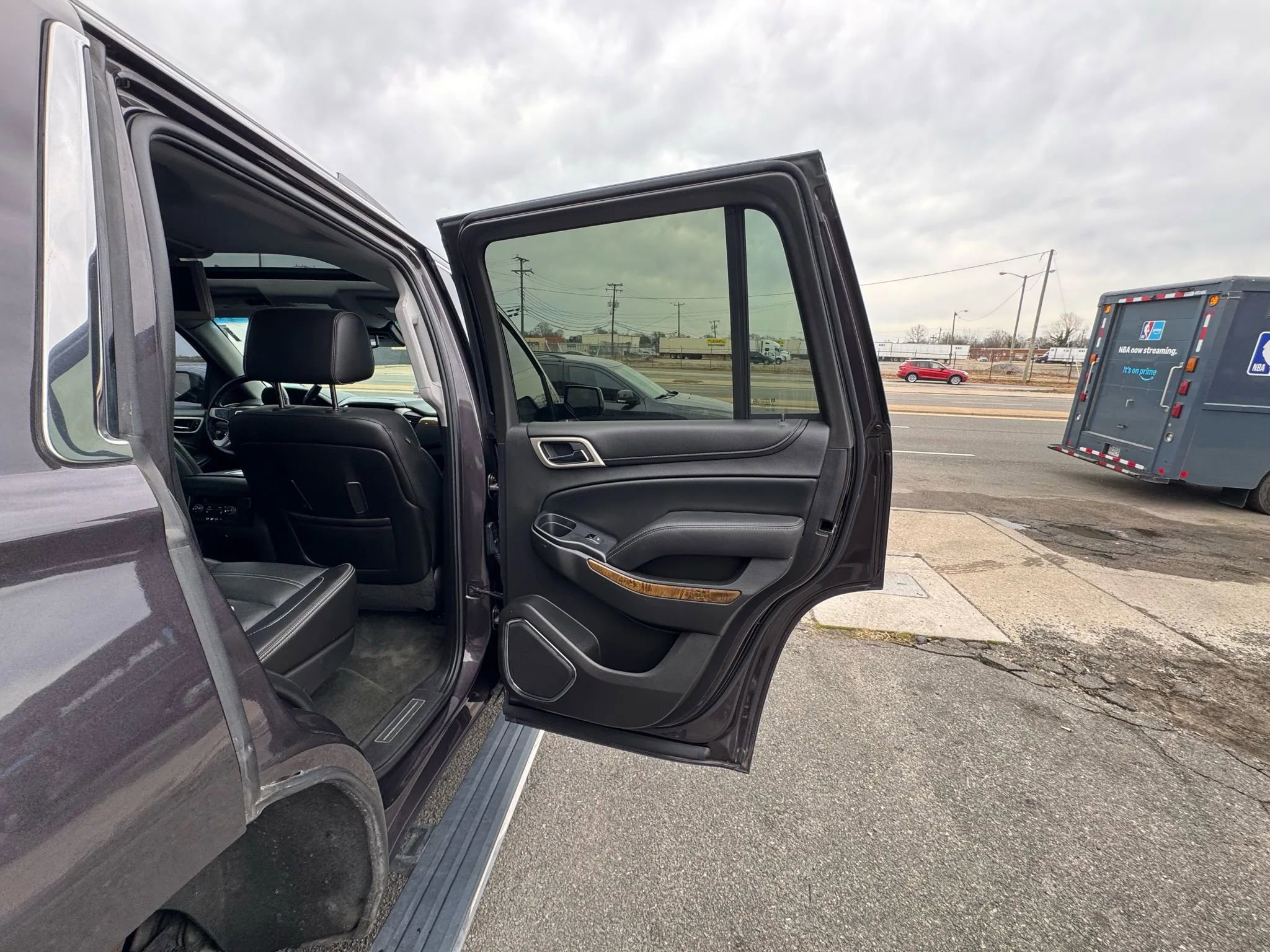 Used 2015 GMC Yukon Denali w/ Open Road Package image 19