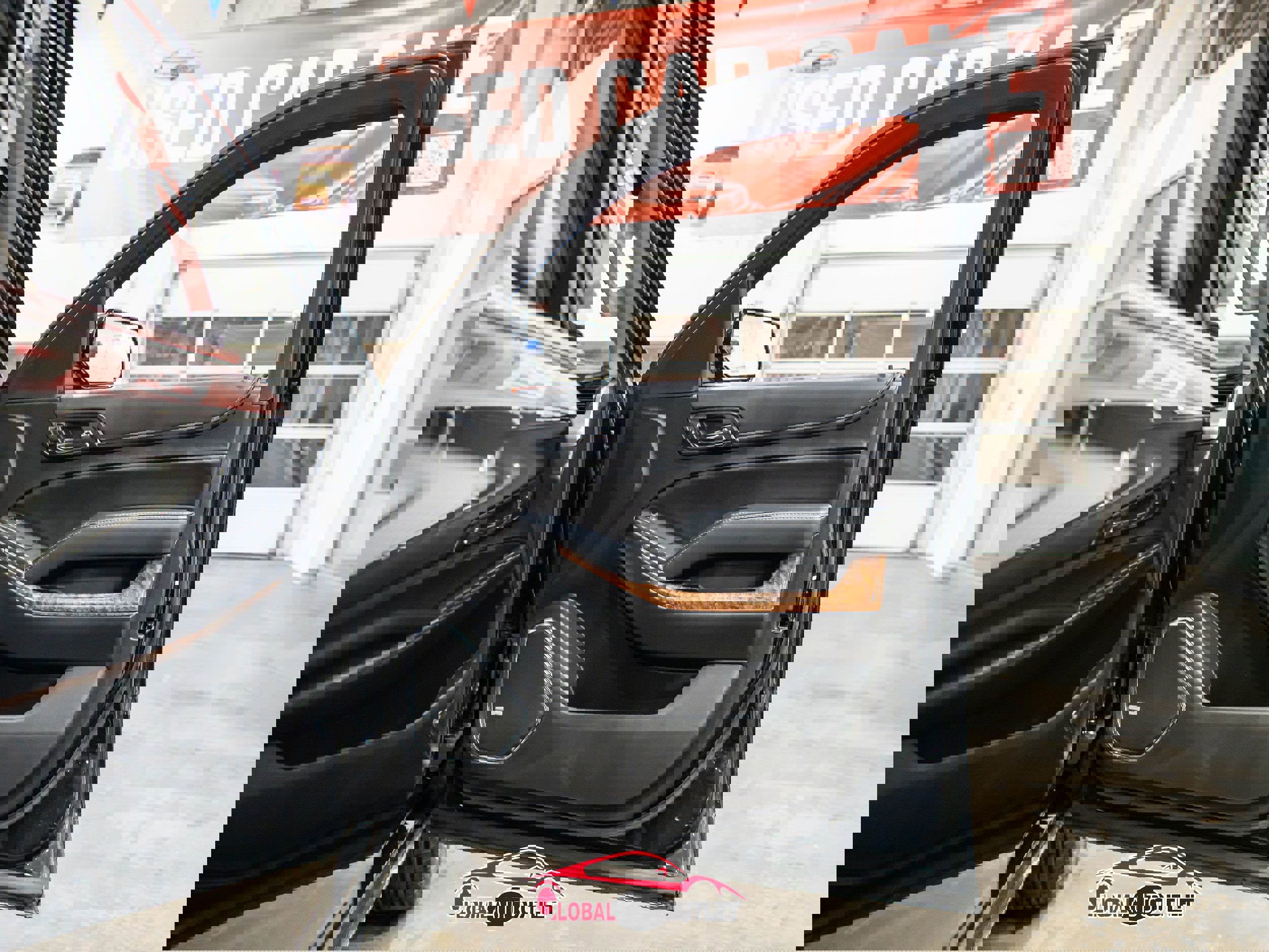 Used 2019 Chevrolet Suburban Premier w/ Premier Plus Edition image 45