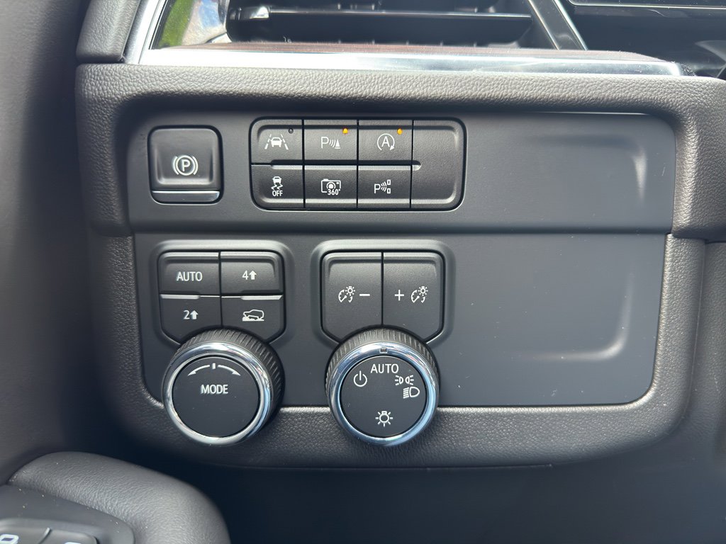 Used 2025 Chevrolet Tahoe LT image 27