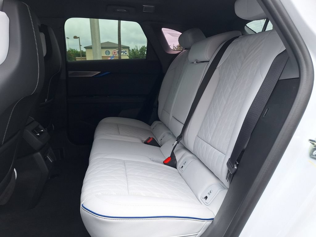 New 2026 Cadillac Optiq V AWD/4WD image 24