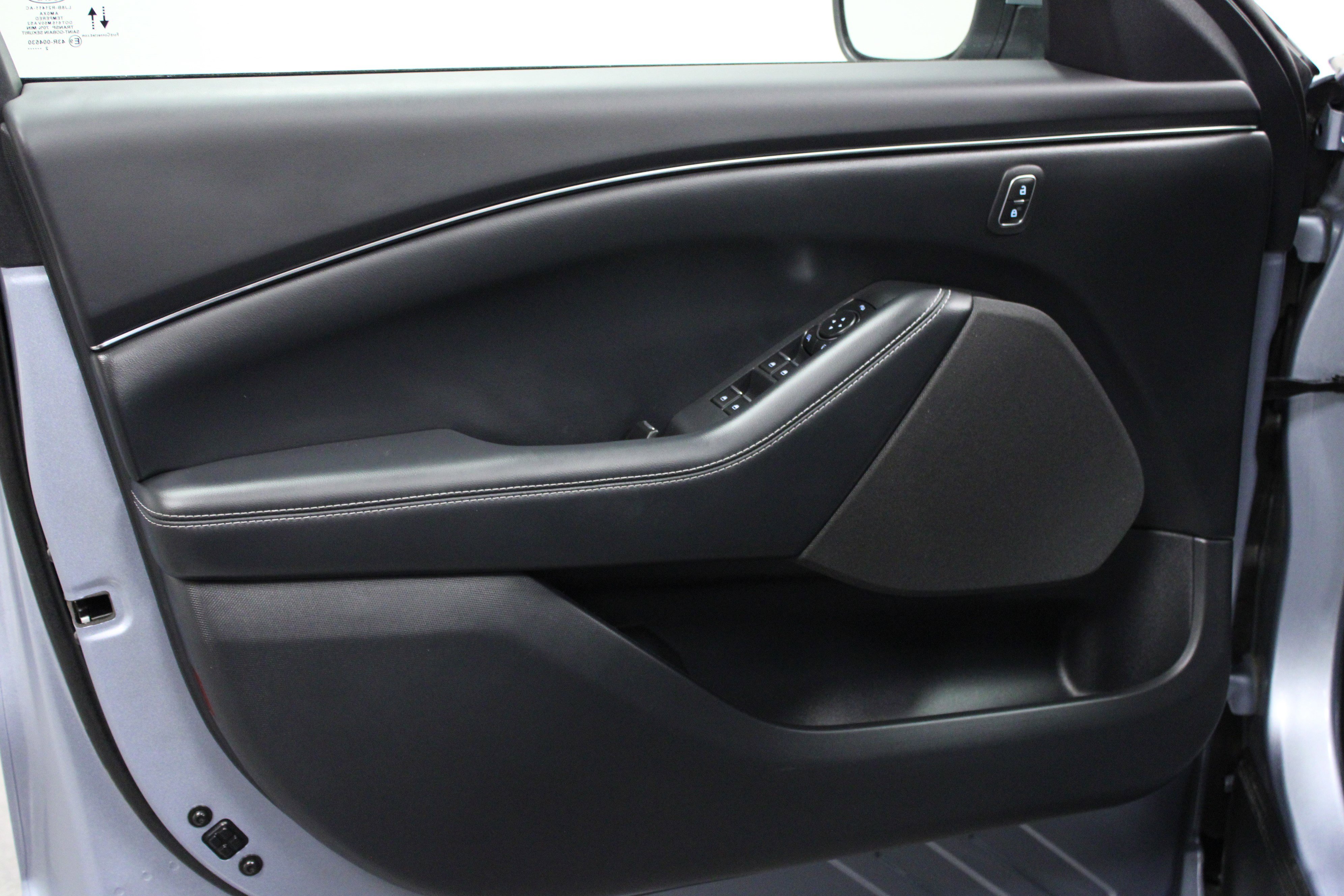 Used 2022 Ford Mustang Mach-E Select image 11