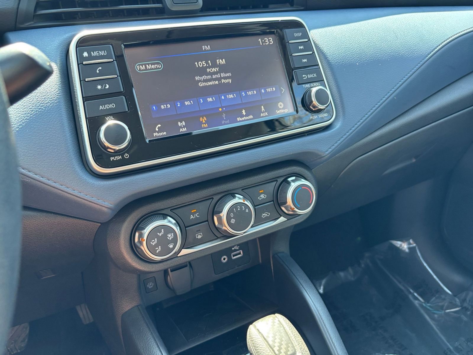 Used 2025 Nissan Versa SV FWD image 20