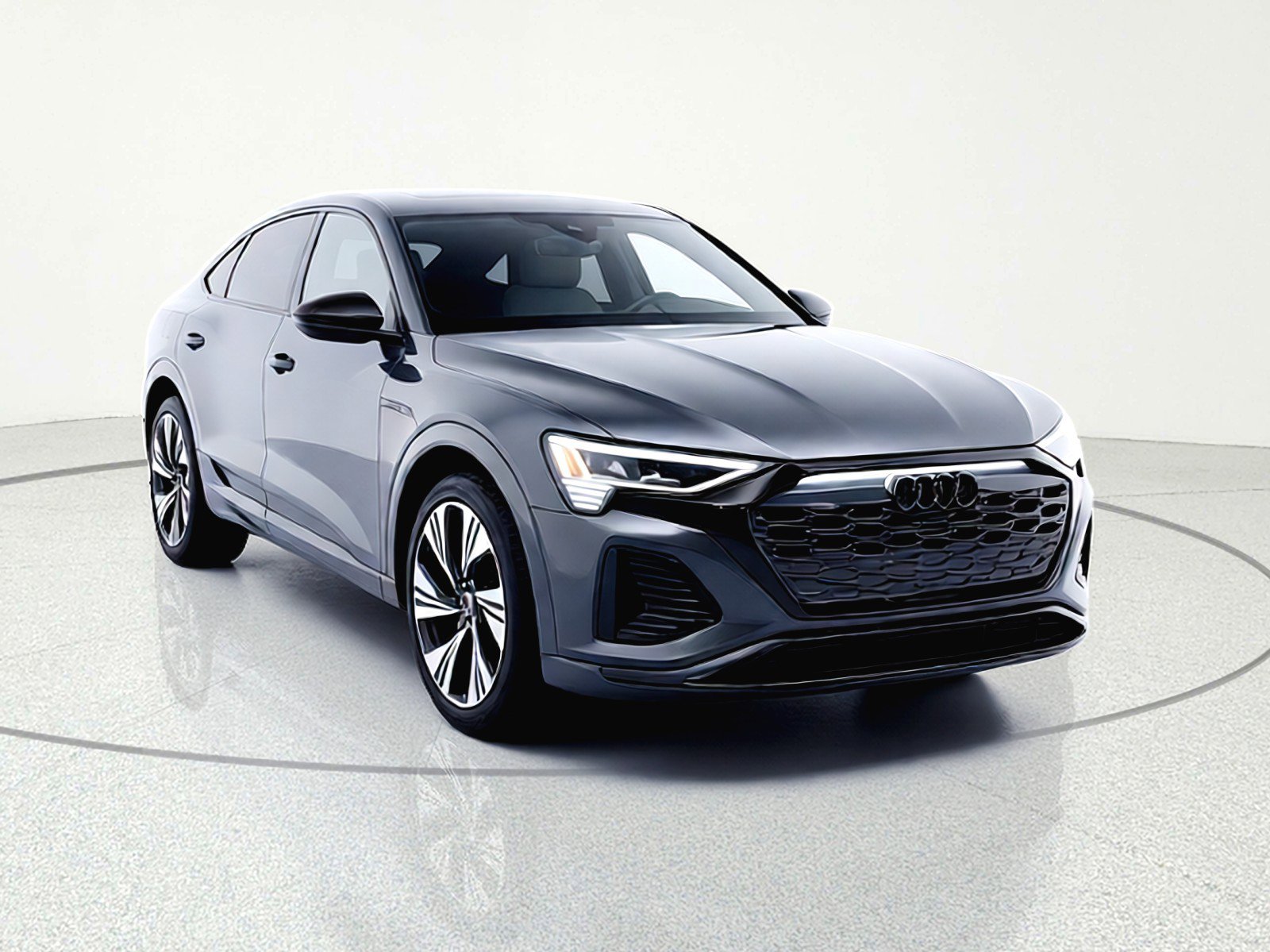 Used 2024 Audi Q8 e-tron Prestige w/ Prestige Package image 6