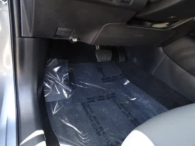 Used 2025 Toyota Corolla LE FWD image 16