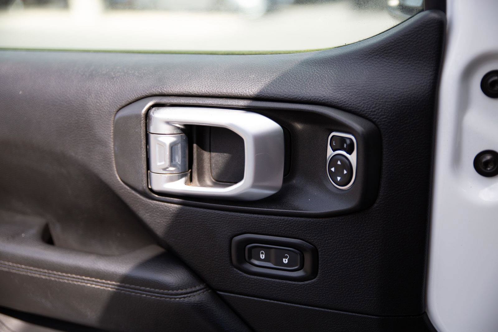 Used 2020 Jeep Wrangler Unlimited Sahara image 2