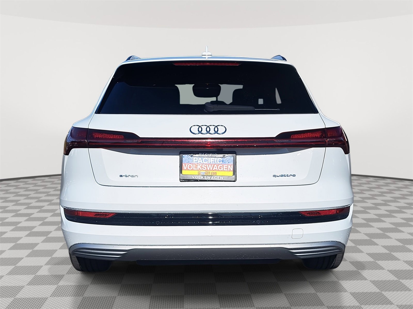Used 2023 Audi e-tron Premium image 6