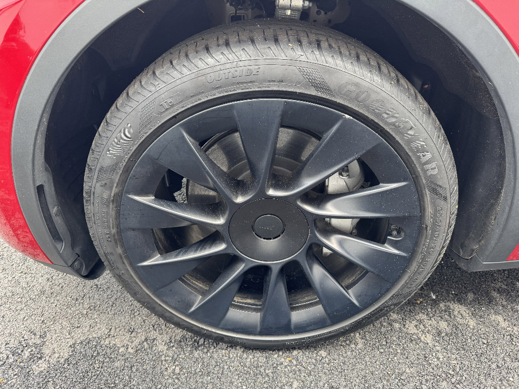 Used 2023 Tesla Model Y Long Range AWD/4WD image 26