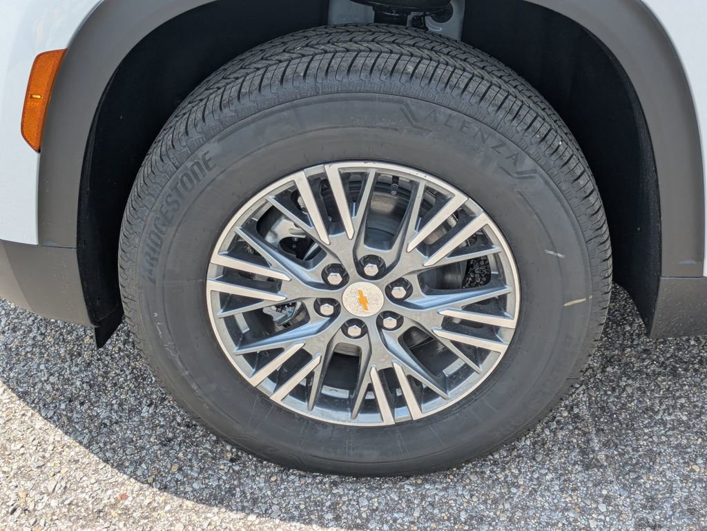 New 2025 Chevrolet Traverse LT image 12