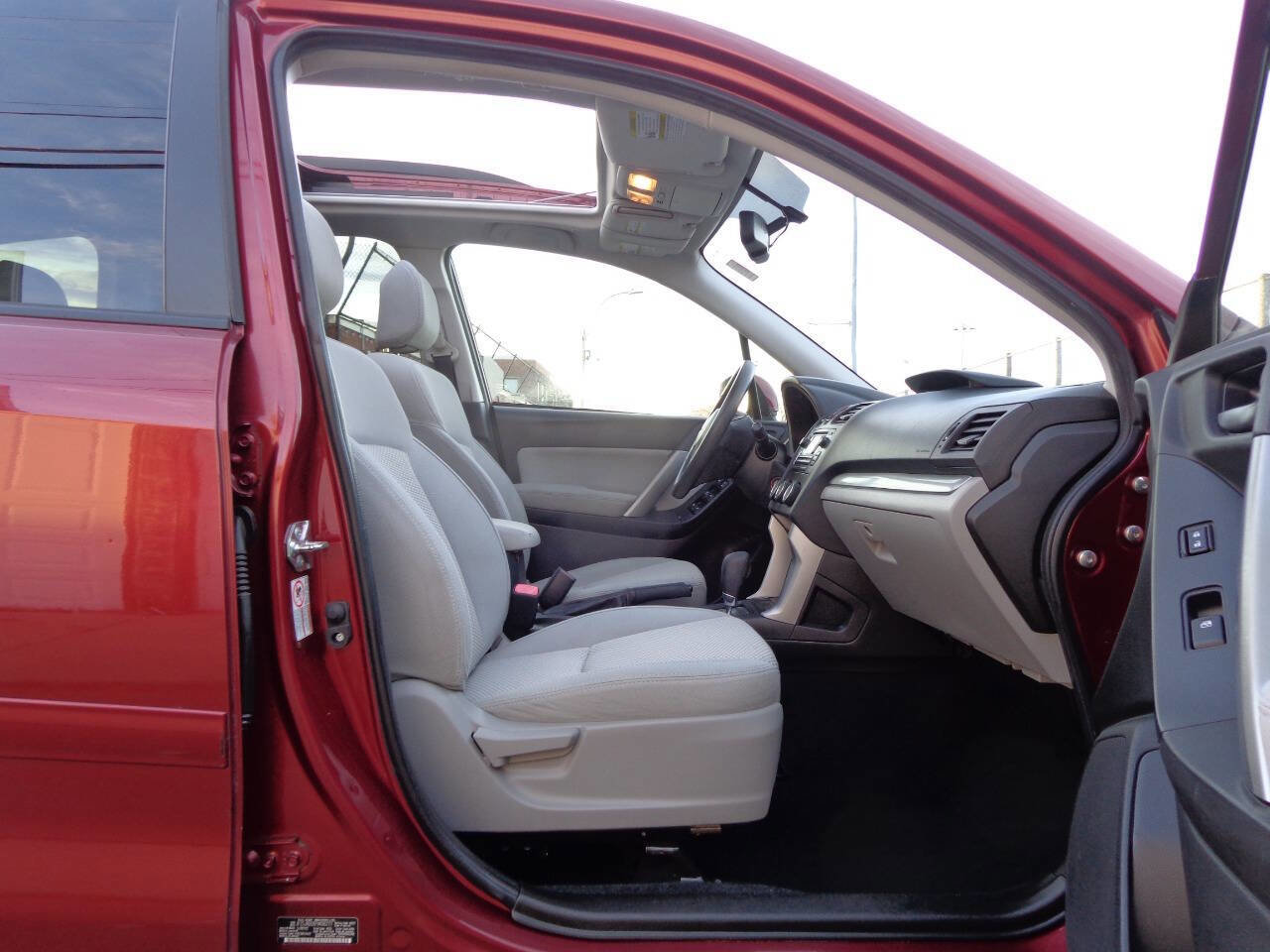 Used 2015 Subaru Forester 2.5i Premium w/ All-Weather Package image 10