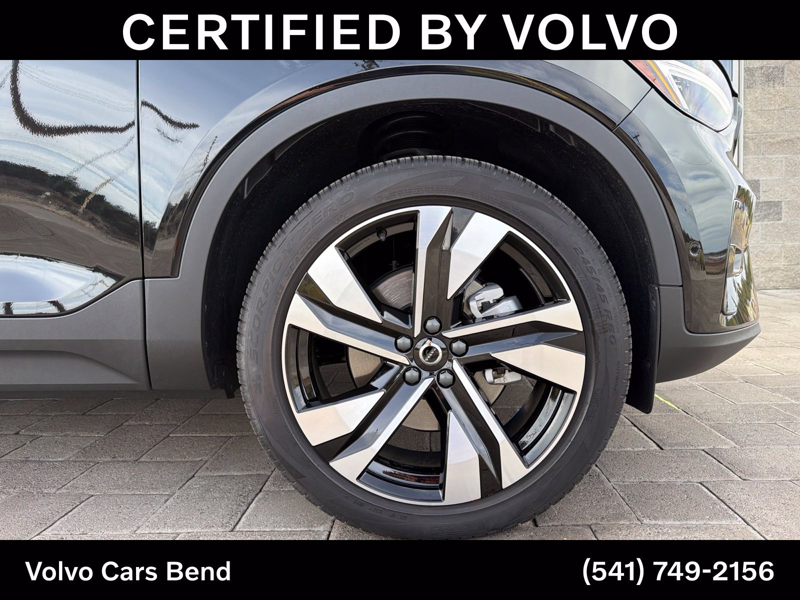 Used 2025 Volvo XC40 B5 Ultra AWD/4WD image 8
